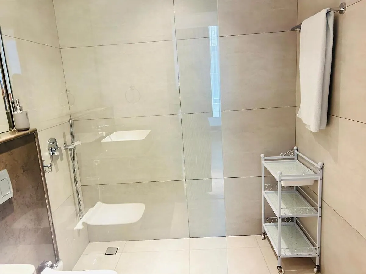 Stylish 1 Bedroom Apartment In Jvc Close To Mall 29 Mins To Trade Fair Dubai 0*,  Förenade Arabemiraten