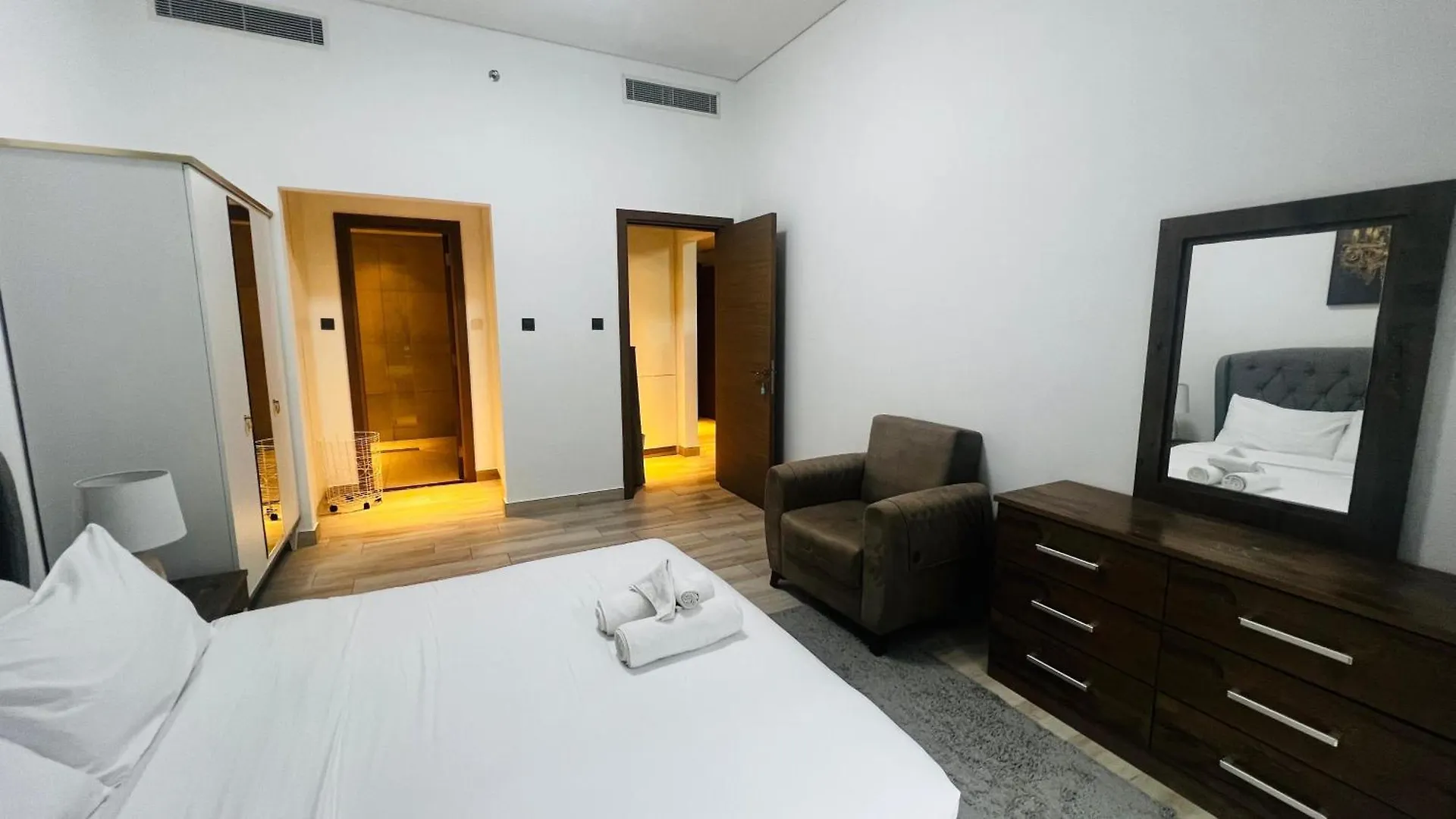 Stylish 1 Bedroom Apartment In Jvc Close To Mall 29 Mins To Trade Fair Dubai